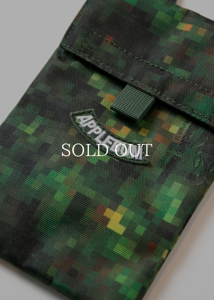 画像5: APPLEBUM  “Pixel Camo” Neck Pouch (5)