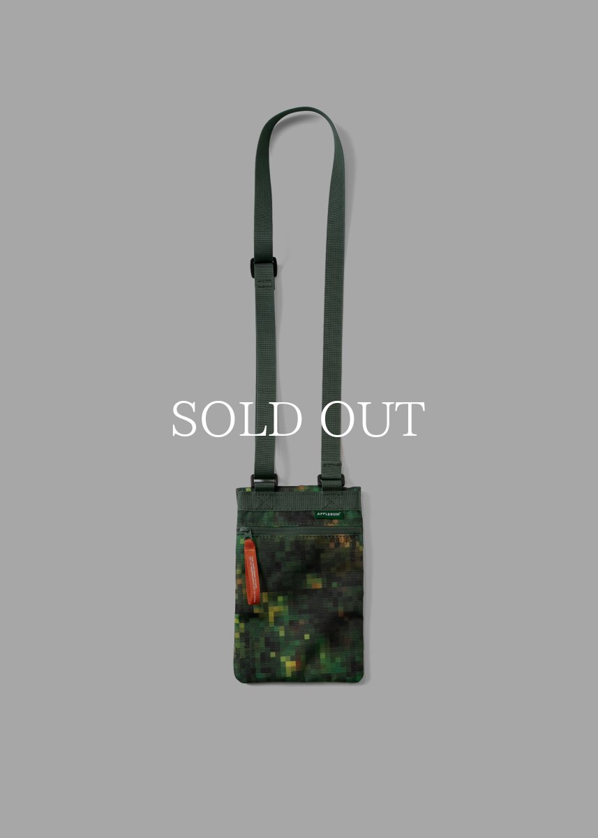 画像2: APPLEBUM  “Pixel Camo” Neck Pouch (2)