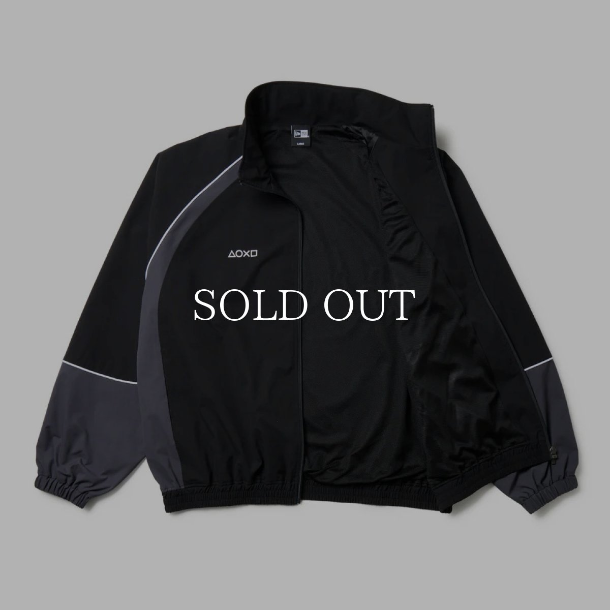 画像3: NEW ERA  オーバーサイズド パイピング トラックジャケット PlayStation プレイステーション ブラック | パフォーマンスアパレル (3)