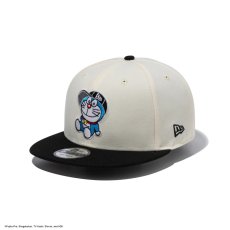 画像1: NEW ERA  9FIFTY ドラえもん キャップ クローム ブラックバイザー (1)