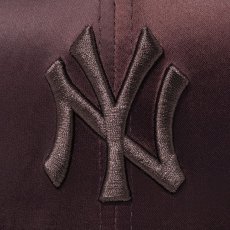 画像4: NEW ERA  59FIFTY Valentine's Day サテン ニューヨーク・ヤンキース ダークブラウン (4)
