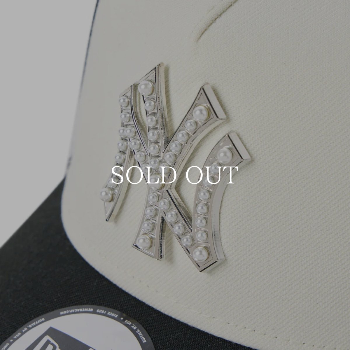 画像8: NEW ERA  9FORTY A-Frame MLB パール バッジ Pearl Badge ニューヨーク・ヤンキース ブラック/クロームホワイト (8)