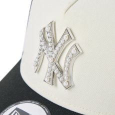 画像8: NEW ERA  9FORTY A-Frame MLB パール バッジ Pearl Badge ニューヨーク・ヤンキース ブラック/クロームホワイト (8)
