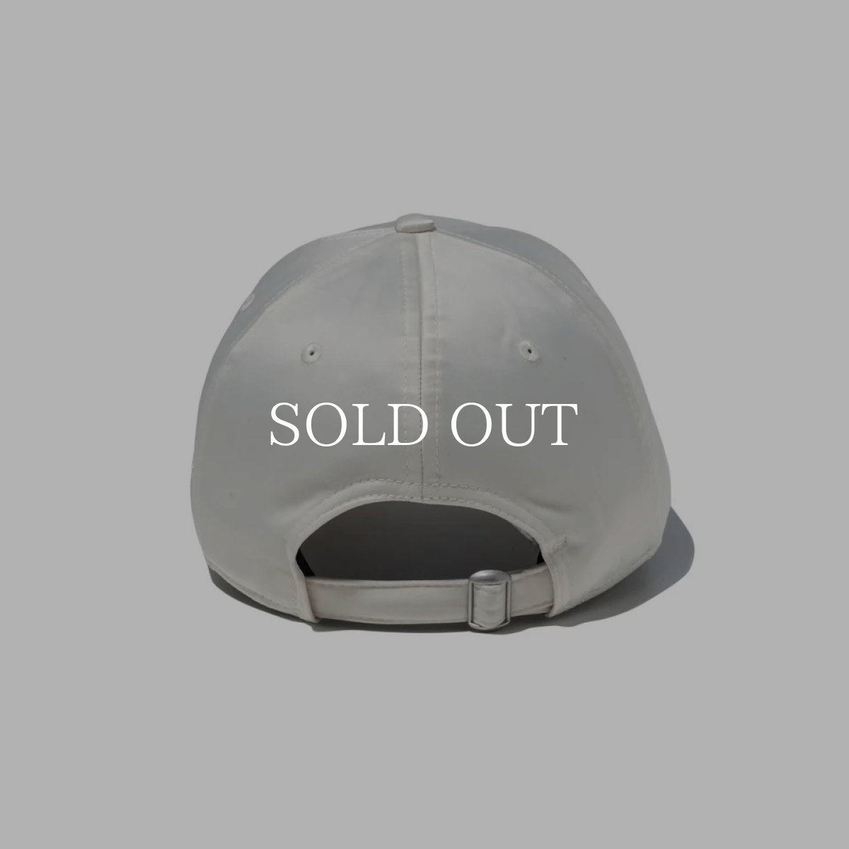 画像2: NEW ERA   9FORTY White Day Rhinestone ラインストーン ニューヨーク・ヤンキース クローム (2)