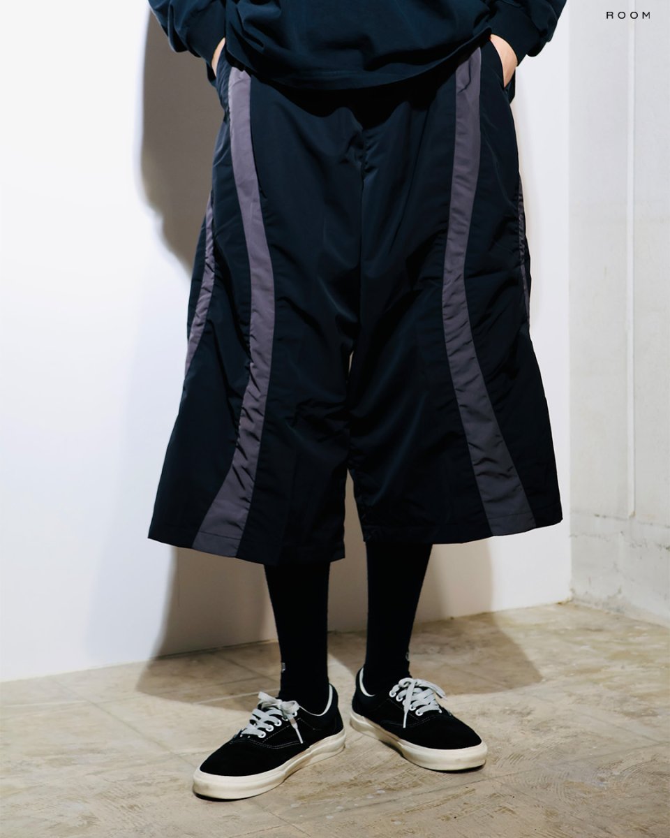 画像3: COOTIE   Nylon Paneling Shin Cut Wide Track Pants (3)