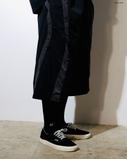 画像4: COOTIE   Nylon Paneling Shin Cut Wide Track Pants (4)