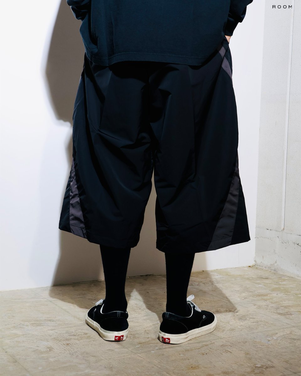 画像5: COOTIE   Nylon Paneling Shin Cut Wide Track Pants (5)