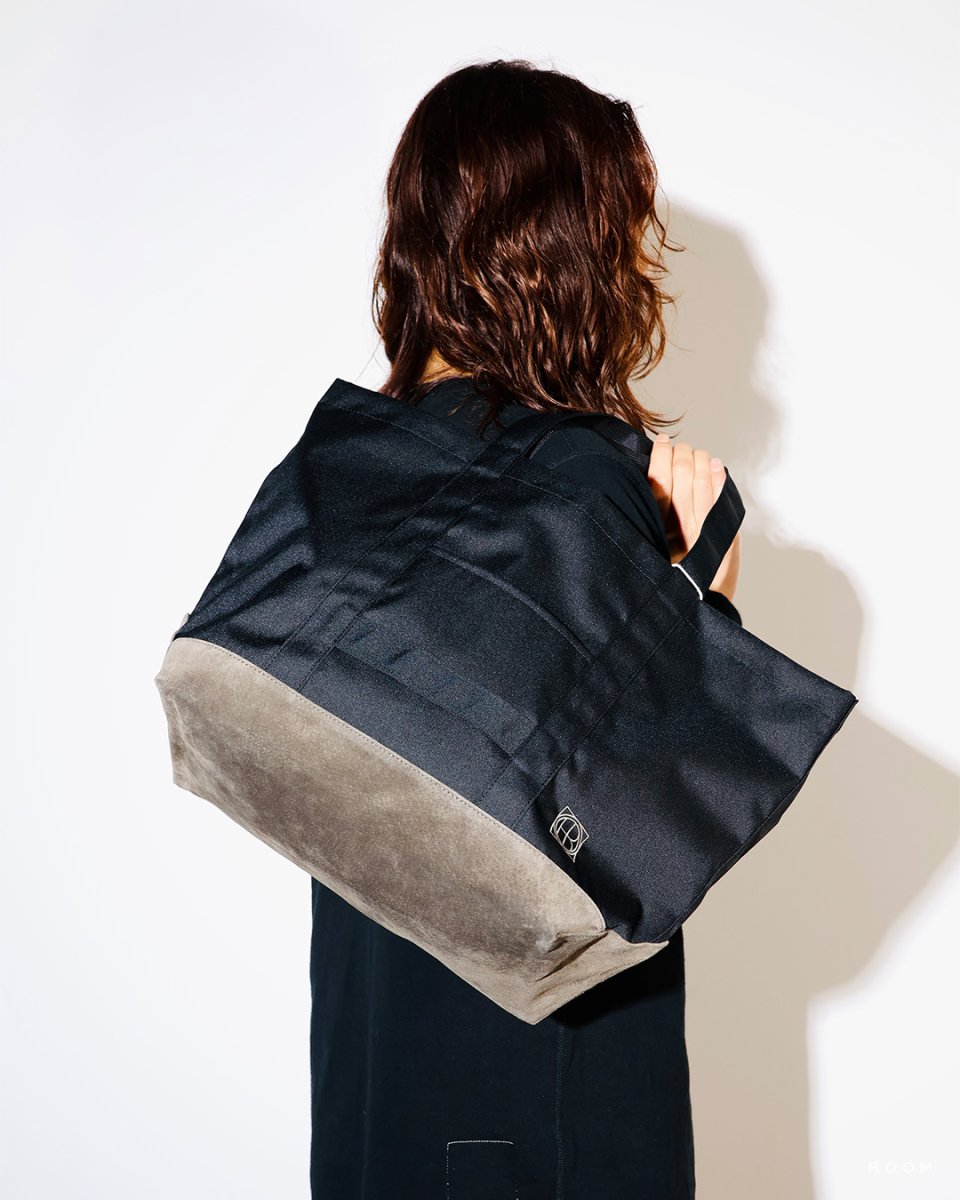 画像2: hobo  TOTE BAG POLYESTER OXFORD CORDURA® with PIG SUEDE (2)