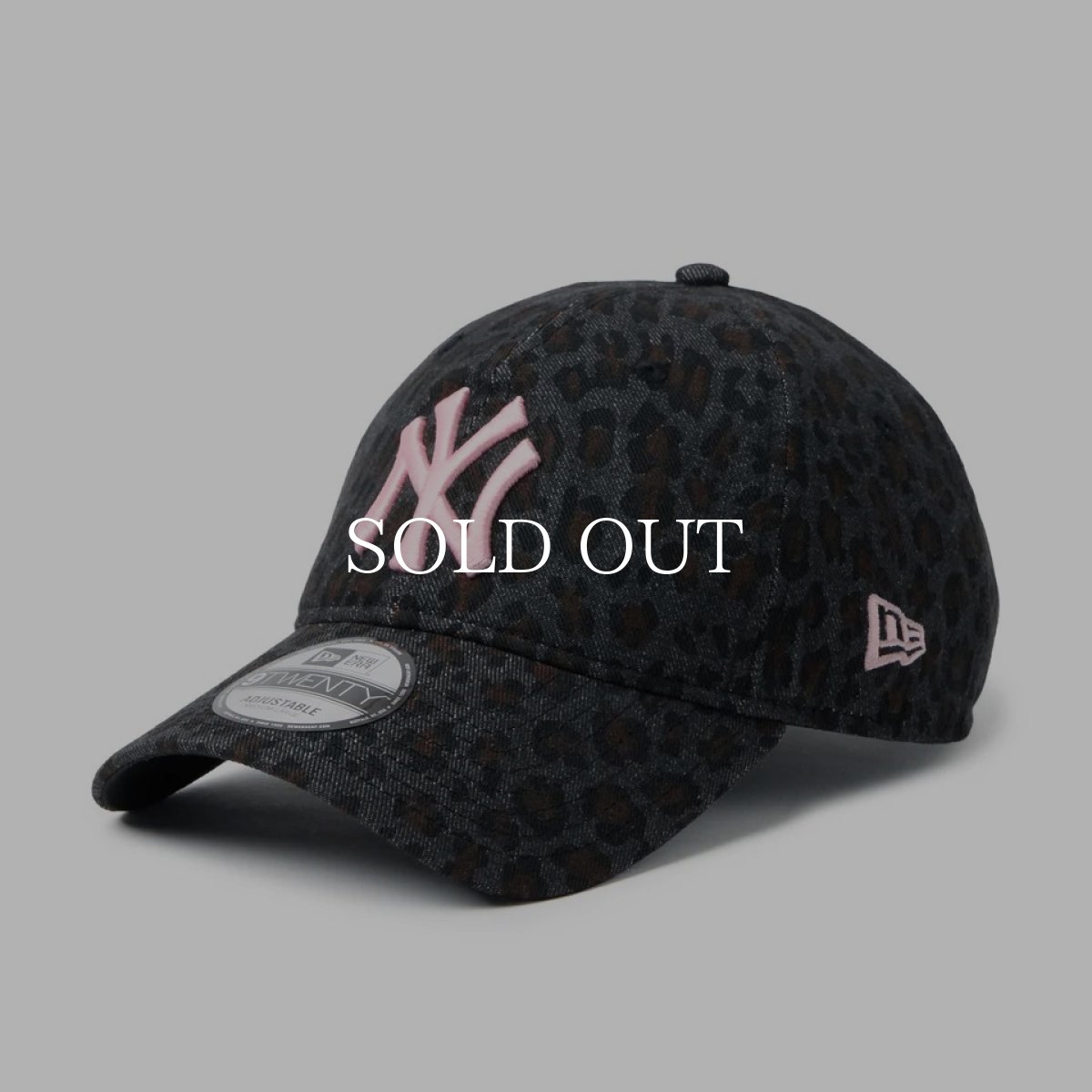 画像1: NEW ERA  9TWENTY Leopard ニューヨーク・ヤンキース ブラック ピンク (1)