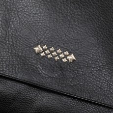 画像4: CALEE  STUDS LEATHER SHOULDER BAG (4)