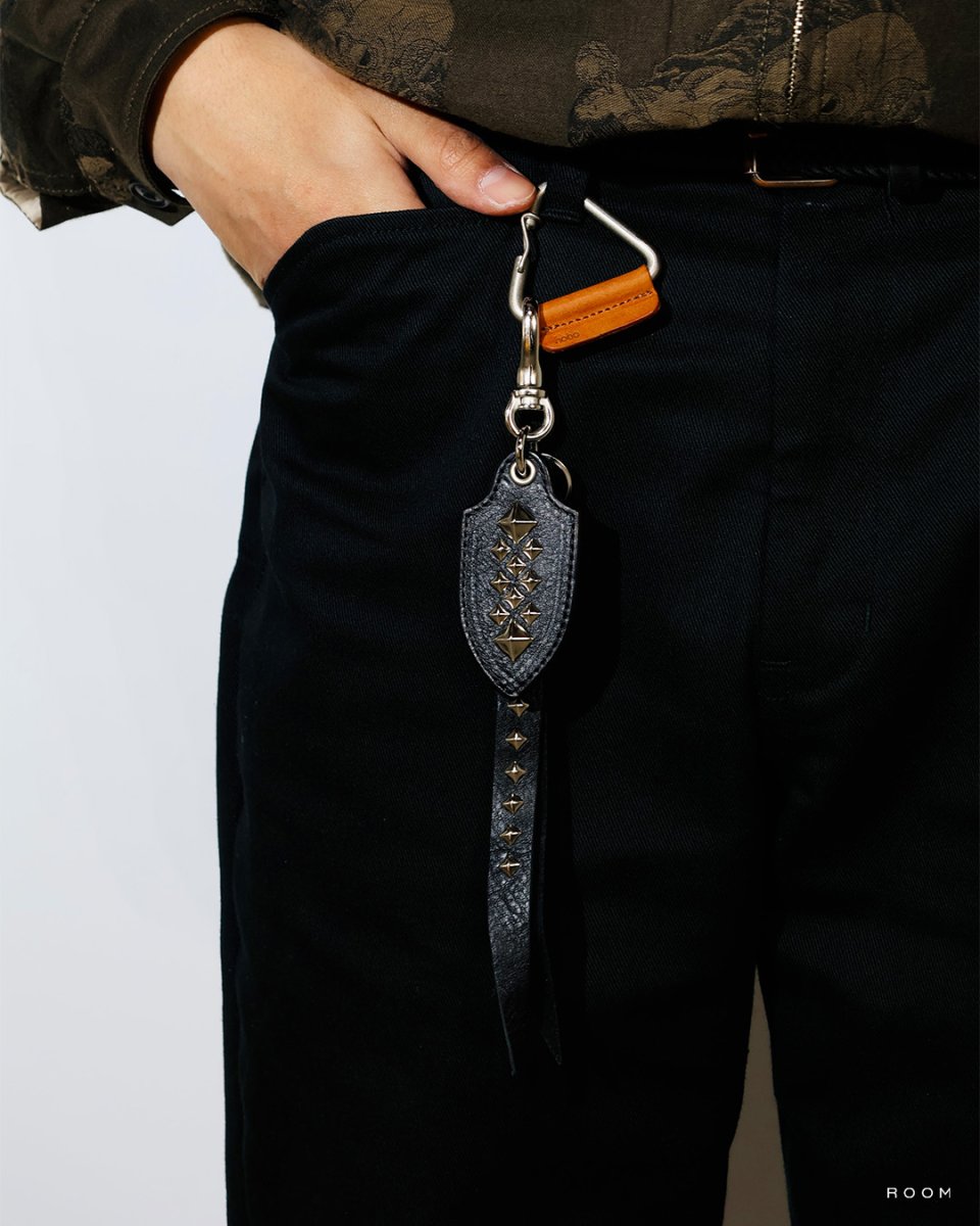 画像2: CALEE  STUDS LEATHER SHORT KEY RING (2)