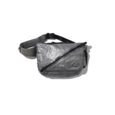 画像1: CMF OUTDOOR GARMENT  MESSENGER BAG DYNEEMA (1)
