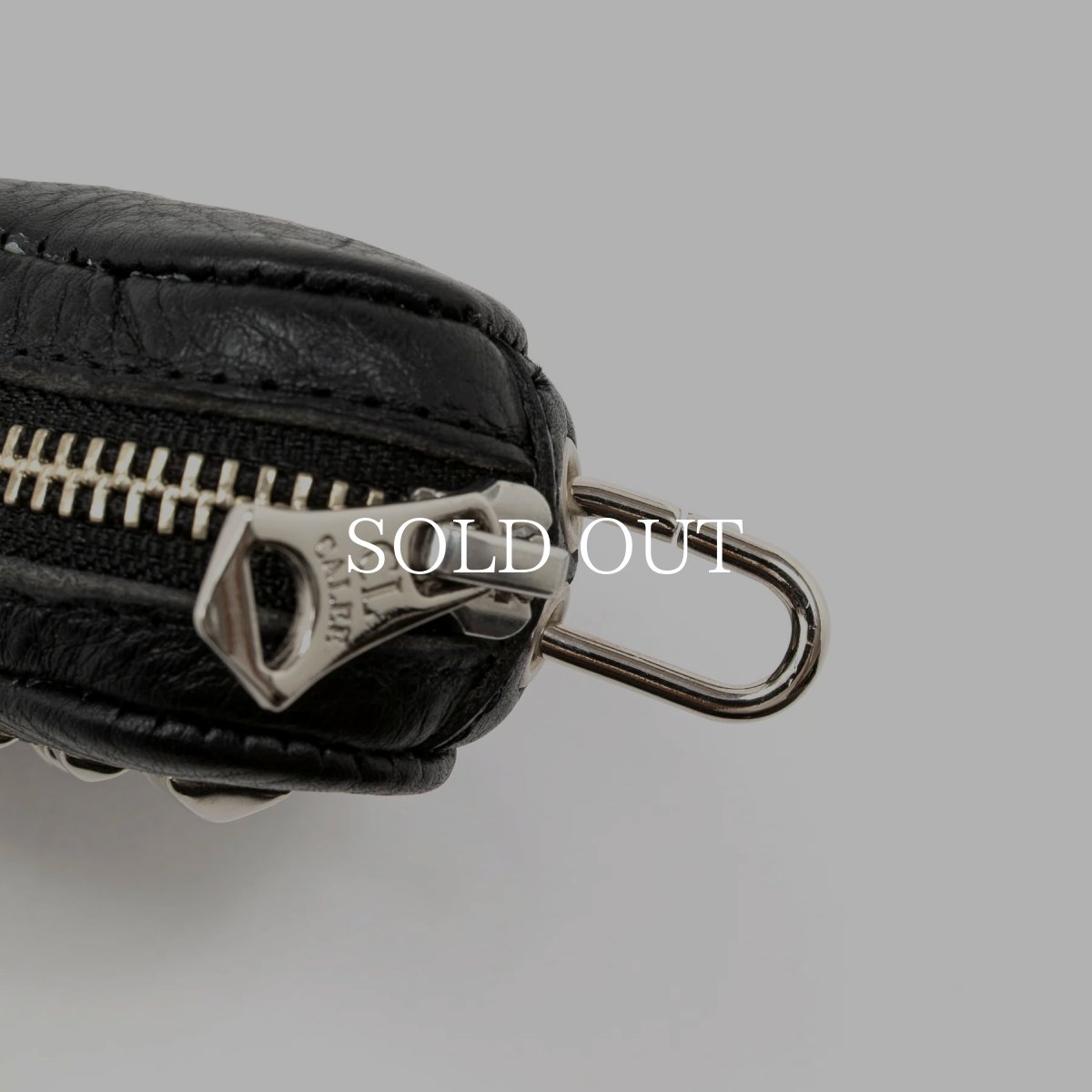 画像5: CALEE  STUDS LEATHER MULTI CASE (5)