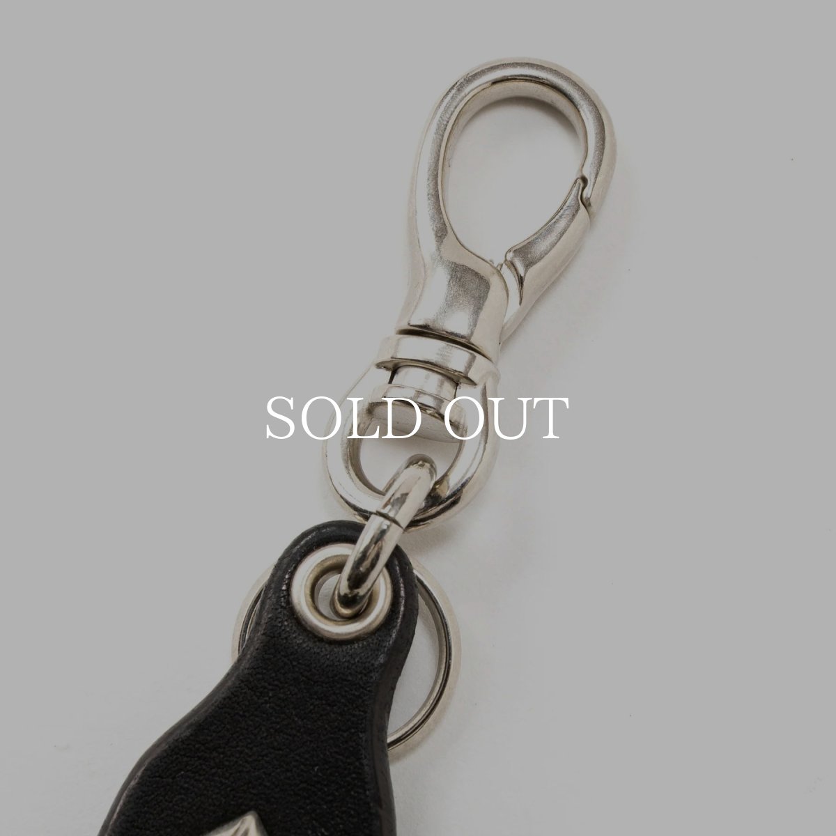 画像2: CALEE  STUDS LEATHER KEY RING   (2)