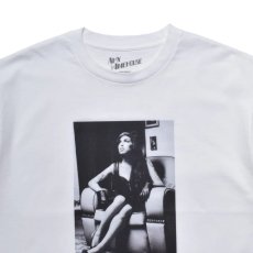画像15: MINEDENIM  Amy Winehouse "Sitting On A Chair" Photo S/S Tee (15)