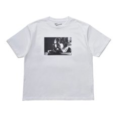 画像12: MINEDENIM  Amy Winehouse "Lean On A Car" Photo S/S Tee (12)