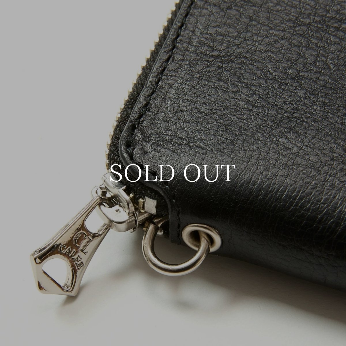 画像9: CALEE  STUDS LEATHER ZIP MULTI WALLET (9)