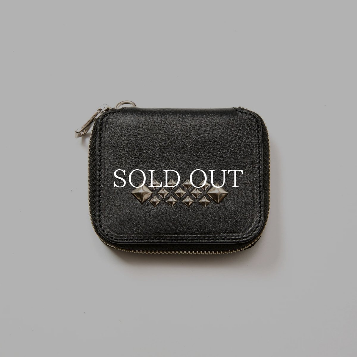 画像1: CALEE  STUDS LEATHER ZIP MULTI WALLET (1)