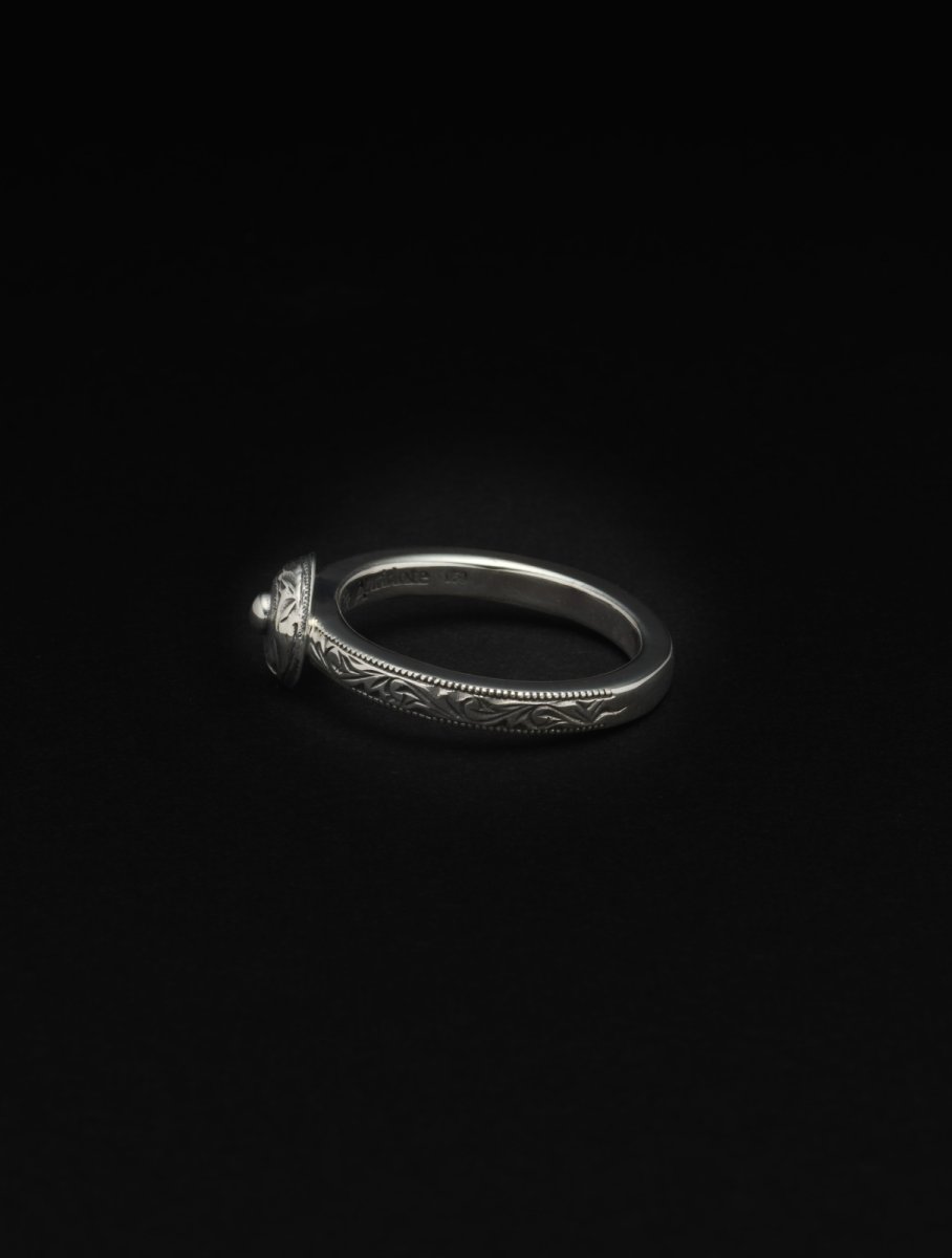 画像2: ANTIDOTE BUYERS CLUB   Engraved Tiny Rivet Ring (2)