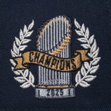 画像2: NEW ERA  59FIFTY World Series Champion 2025 ロサンゼルス・ドジャース ナイトシフトネイビー (2)