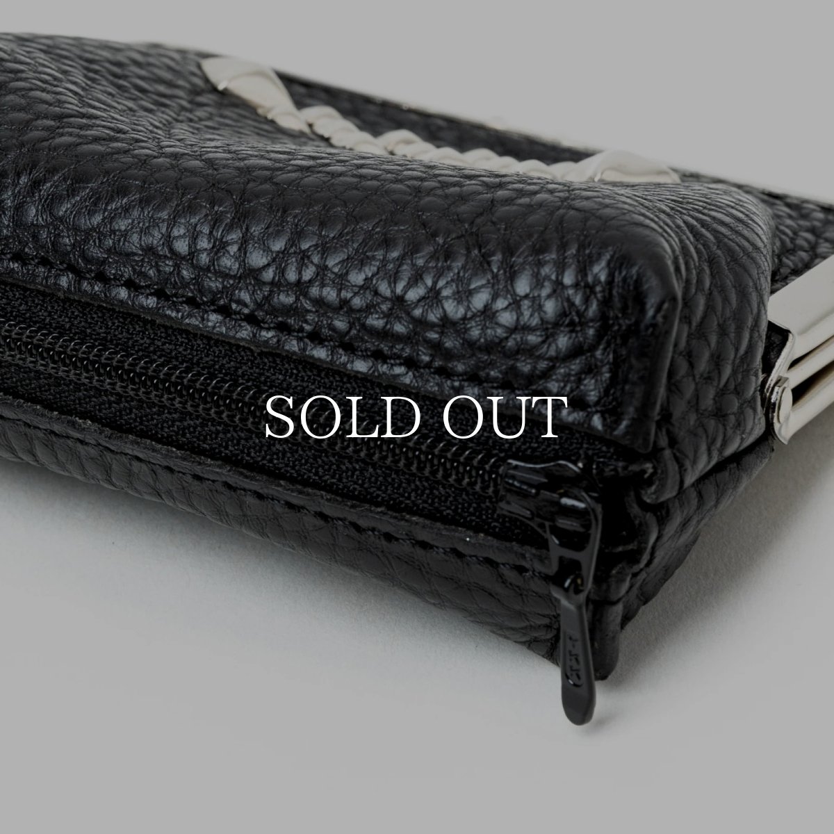 画像6: CALEE  STUDS LEATHER INTERNAL FLEX FRAME TYPE 2WAY MULTI WALLET (6)