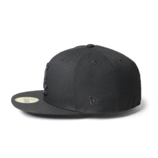 画像2: NEW ERA  59FIFTY MLB Black on Black シカゴ・ホワイトソックス ブラック (2)