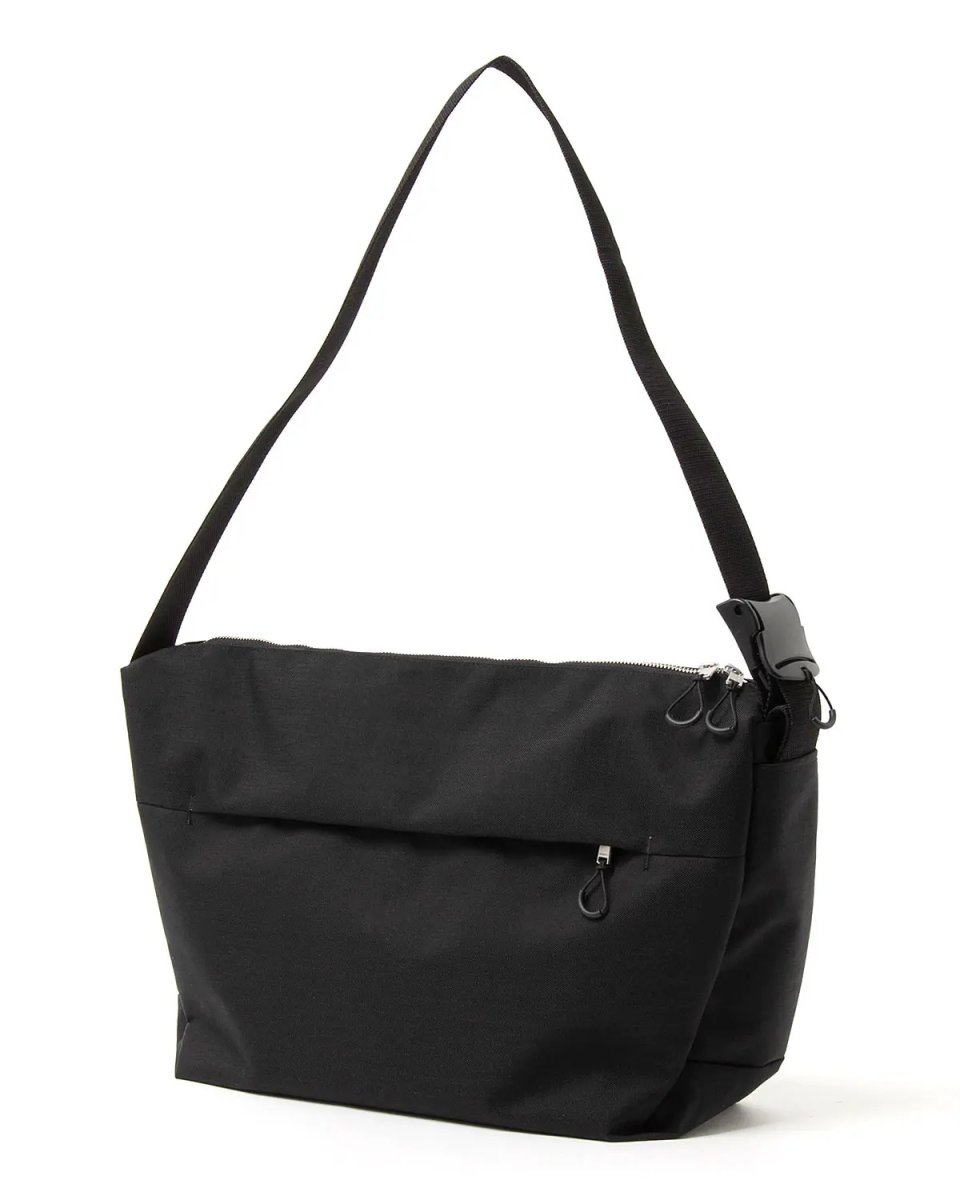 画像1: nonnative  DWELLER SHOULDER BAG NYLON OXFORD (1)
