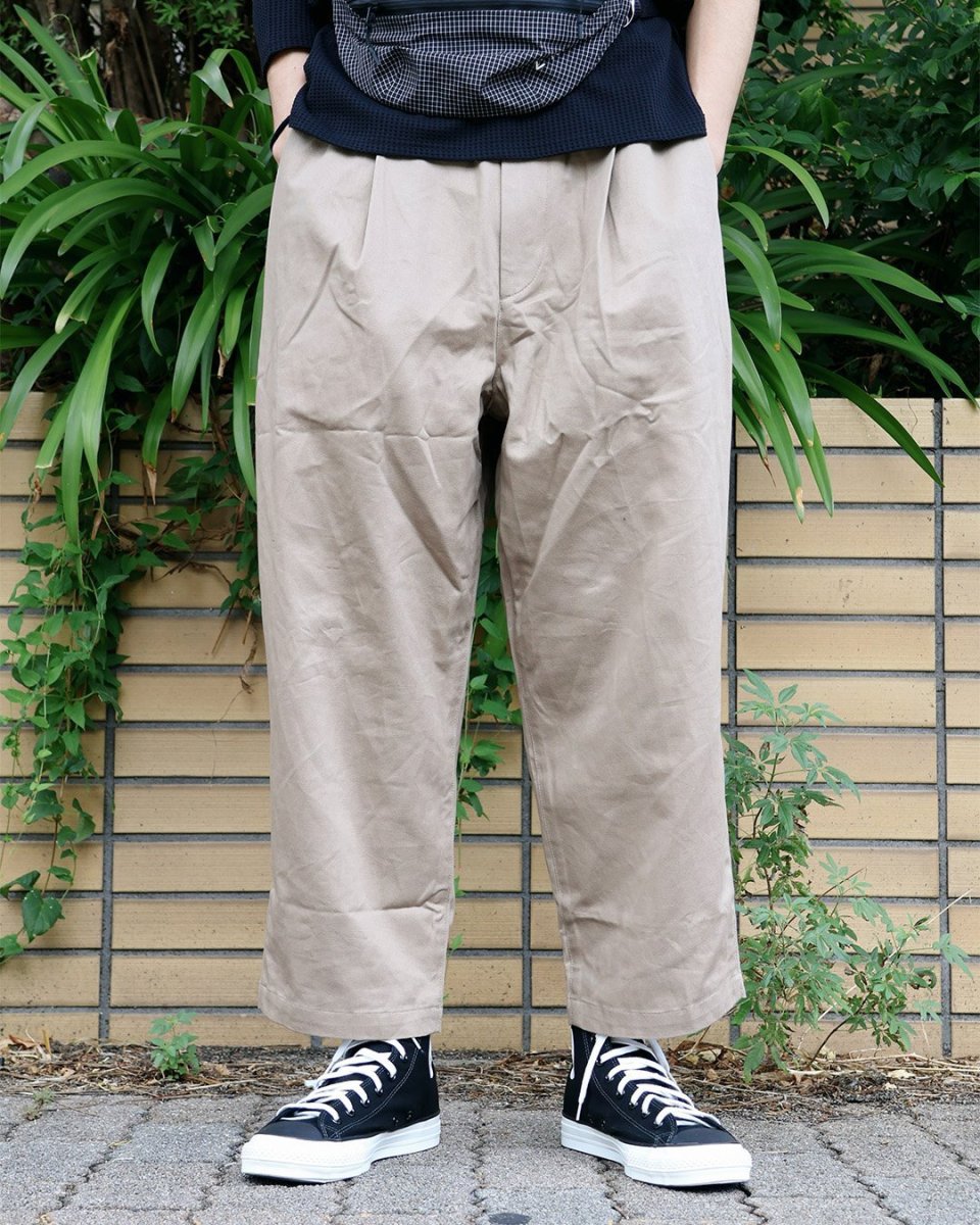画像2: CMF OUTDOOR GARMENT  W TUCK PANTS (2)