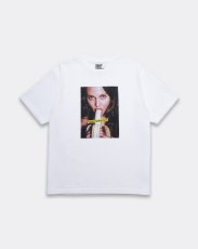 画像5: MINEDENIM  Mike Dowson Holding a Banana Girl Photo Tee by Stie-lo (5)