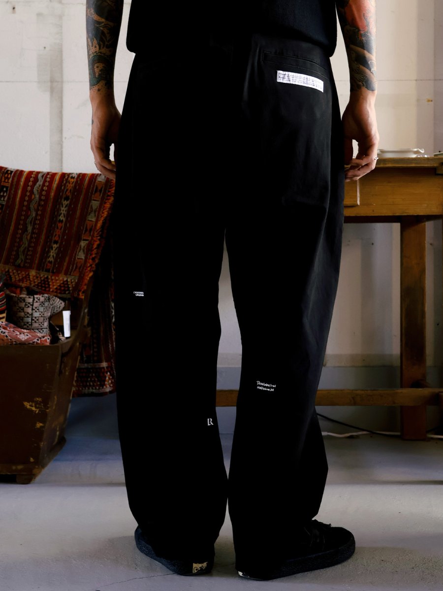 画像4: Liberaiders  MULTI EMBROIDERY CHINO TROUSERS (4)