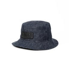 画像1: CALEE  LEATHER WAPPEN DENIM BUCKET HAT (1)