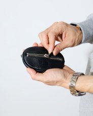 画像4: CALEE  STUDS LEATHER ZIP COIN CASE (4)