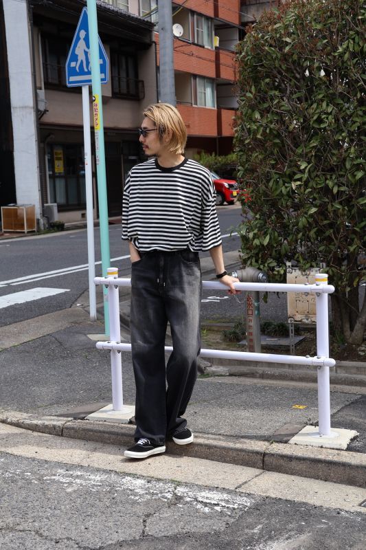 COOTIEのBorder S/S Teeをメインにスタイリング