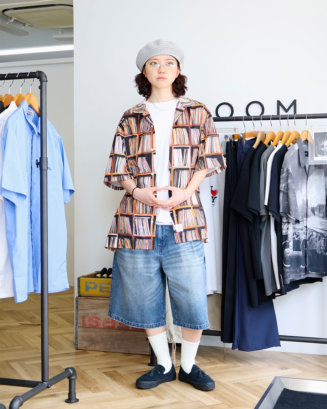 【APPLEBUM】 “Vinyl Shelf” Aloha Shirt