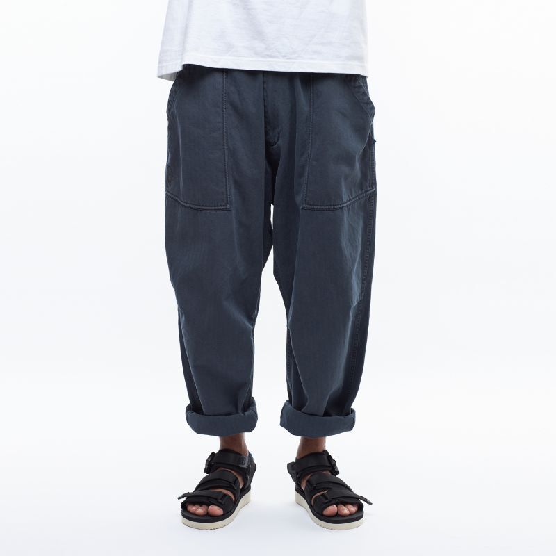 Liberaiders GARMENTDYED HERRINGBONE PANTS (CHARCOAL) 717042201 ...