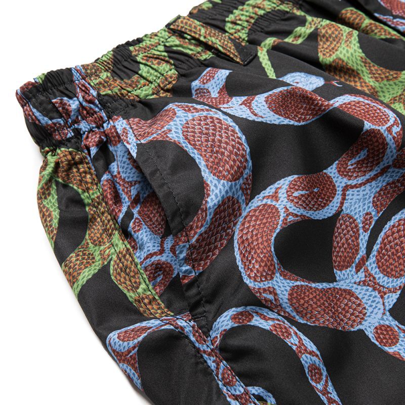 ることでシ】 Allover snake pattern easy shorts ることでシ - www