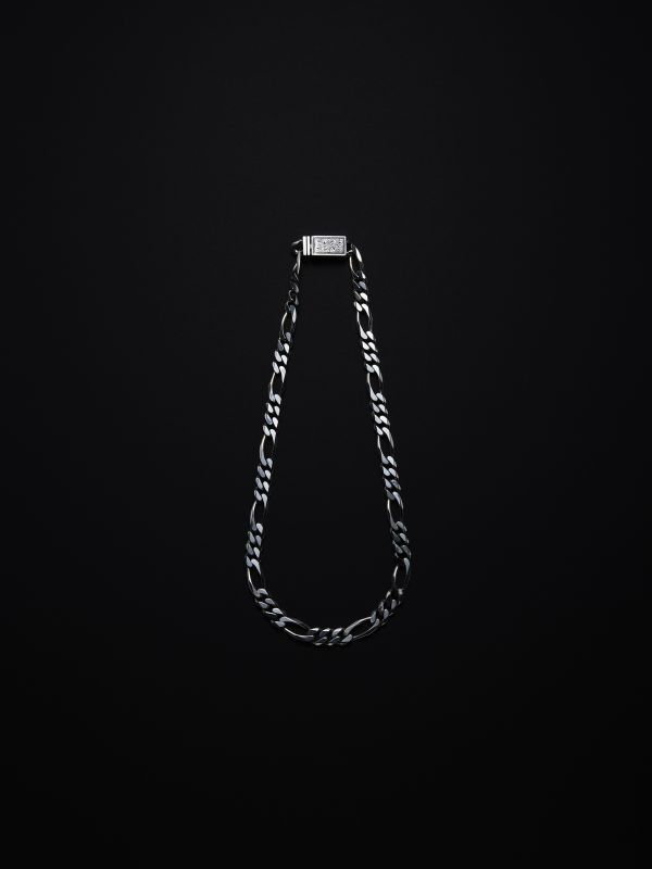 ANTIDOTE BUYERS CLUB Engraved Box Crasp Figaro Chain (Silver) RX