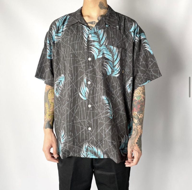 CALEE Allover feather pattern amunzen cloth S/S shirt (Black) CL